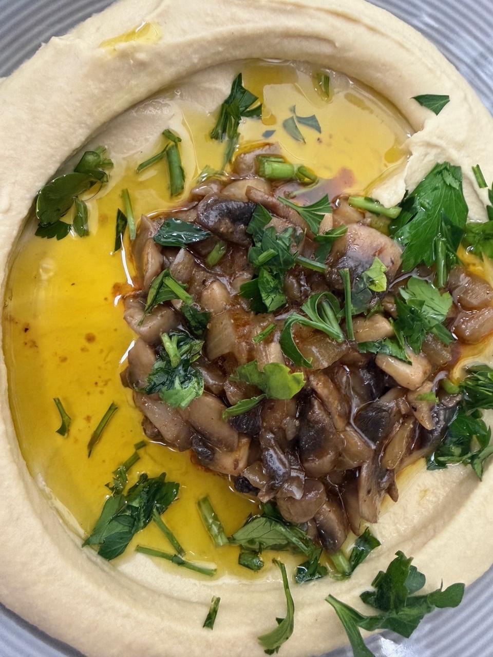 Hummus with mushrooms